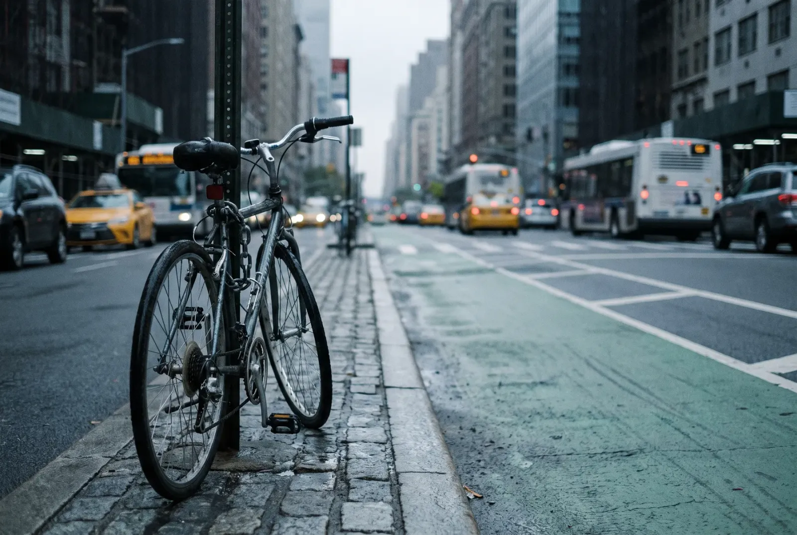 Long Island bicycle accident lawyer: a bicycle beside a painted bike lane