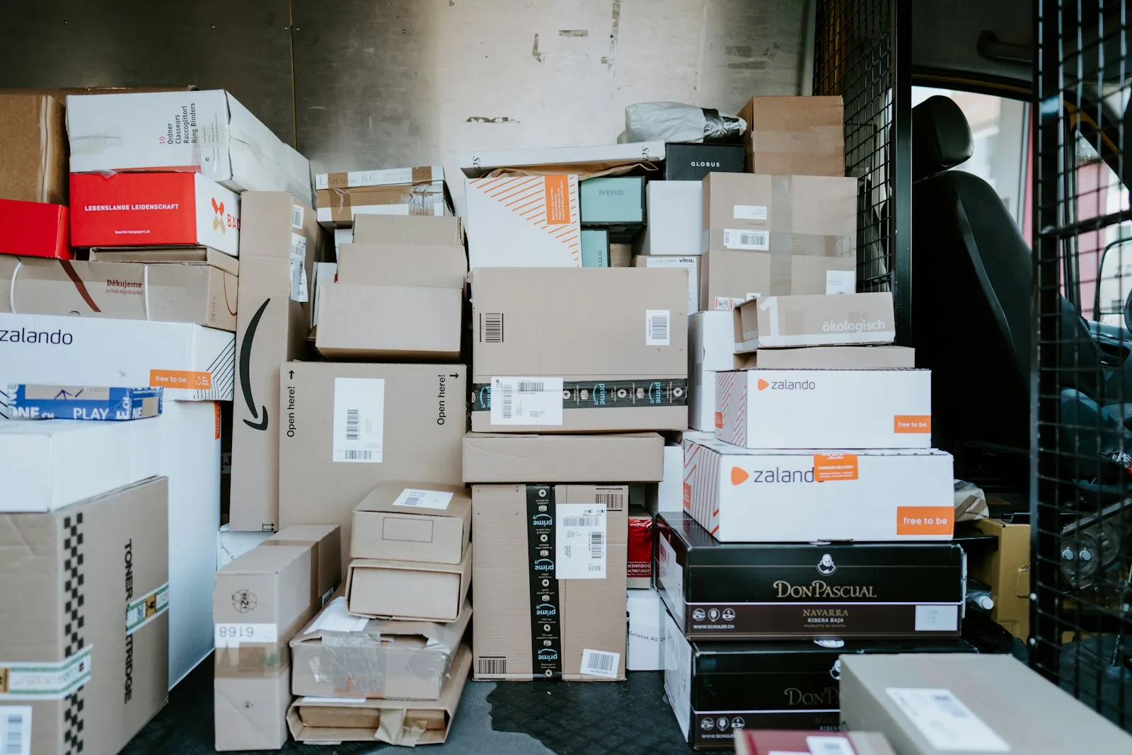 Amazon Delivery Truck Accident Lawyer in Bellerose – stack of cardboard shipping boxes