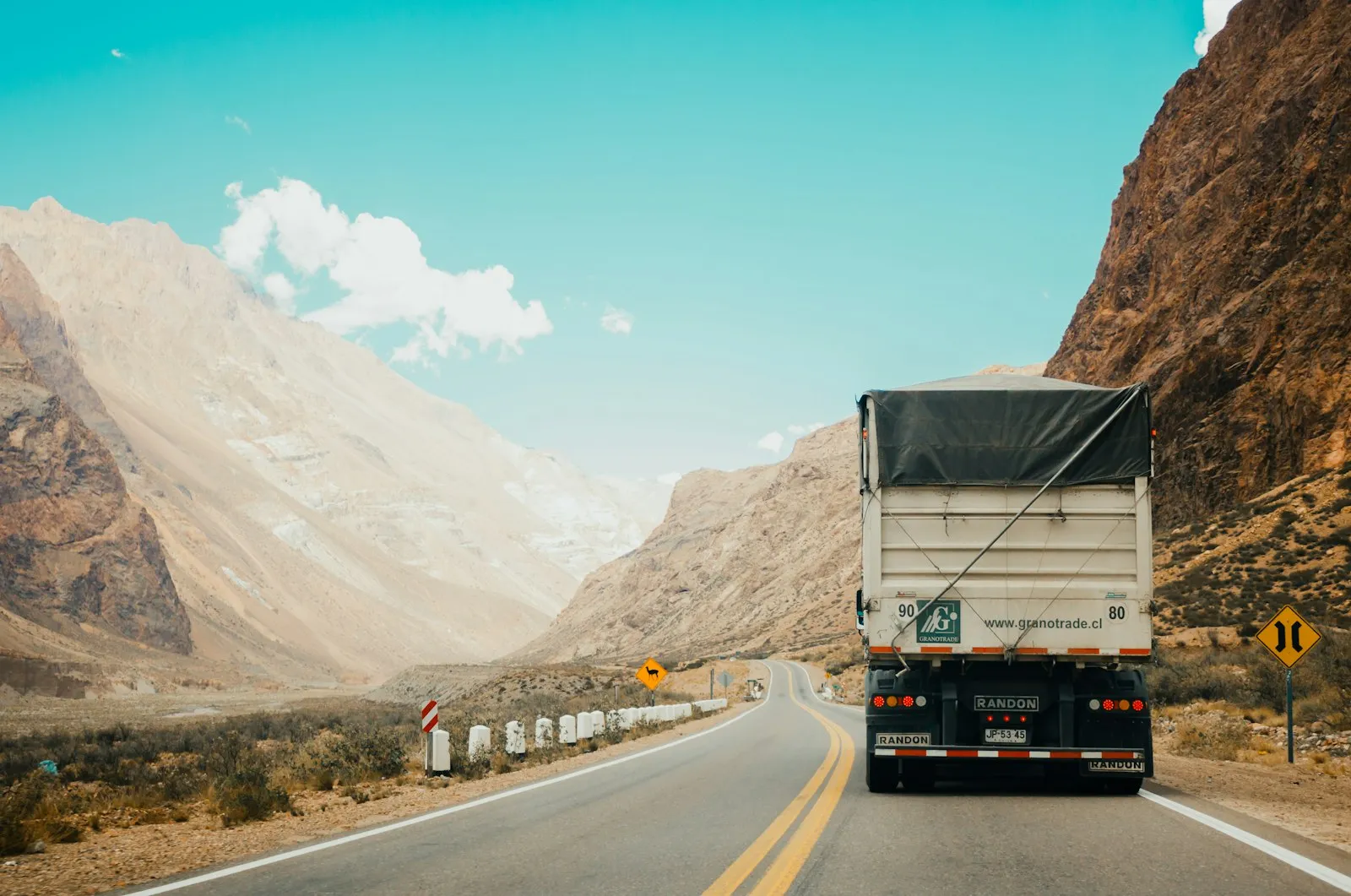 Box Truck Accident Lawyer in Bellerose – parked delivery truck