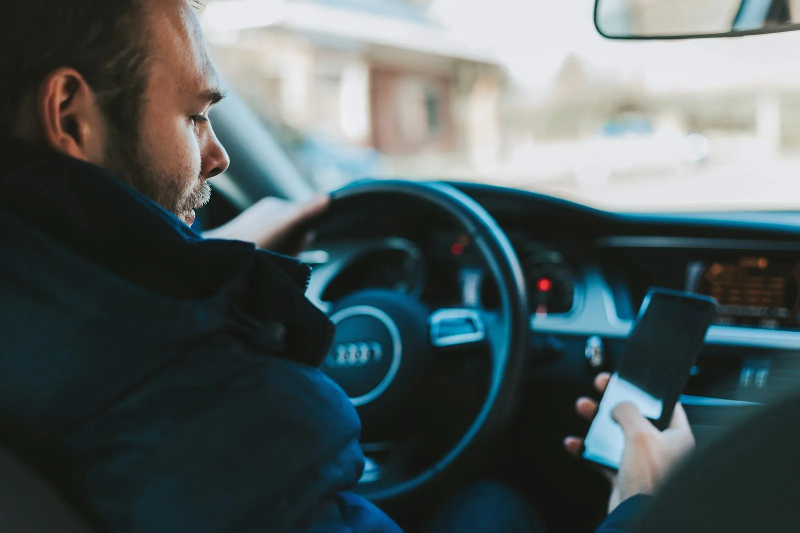 Distracted Driving Accident Lawyer in Bellerose: One Crash, Start to Finish