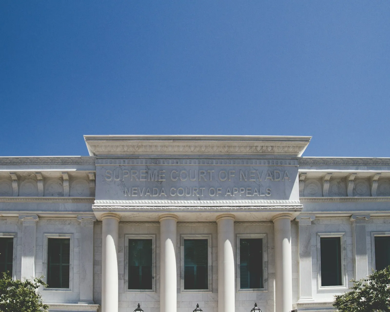 Drunk Driving Accident Lawyer in Bellerose – courthouse building with columns