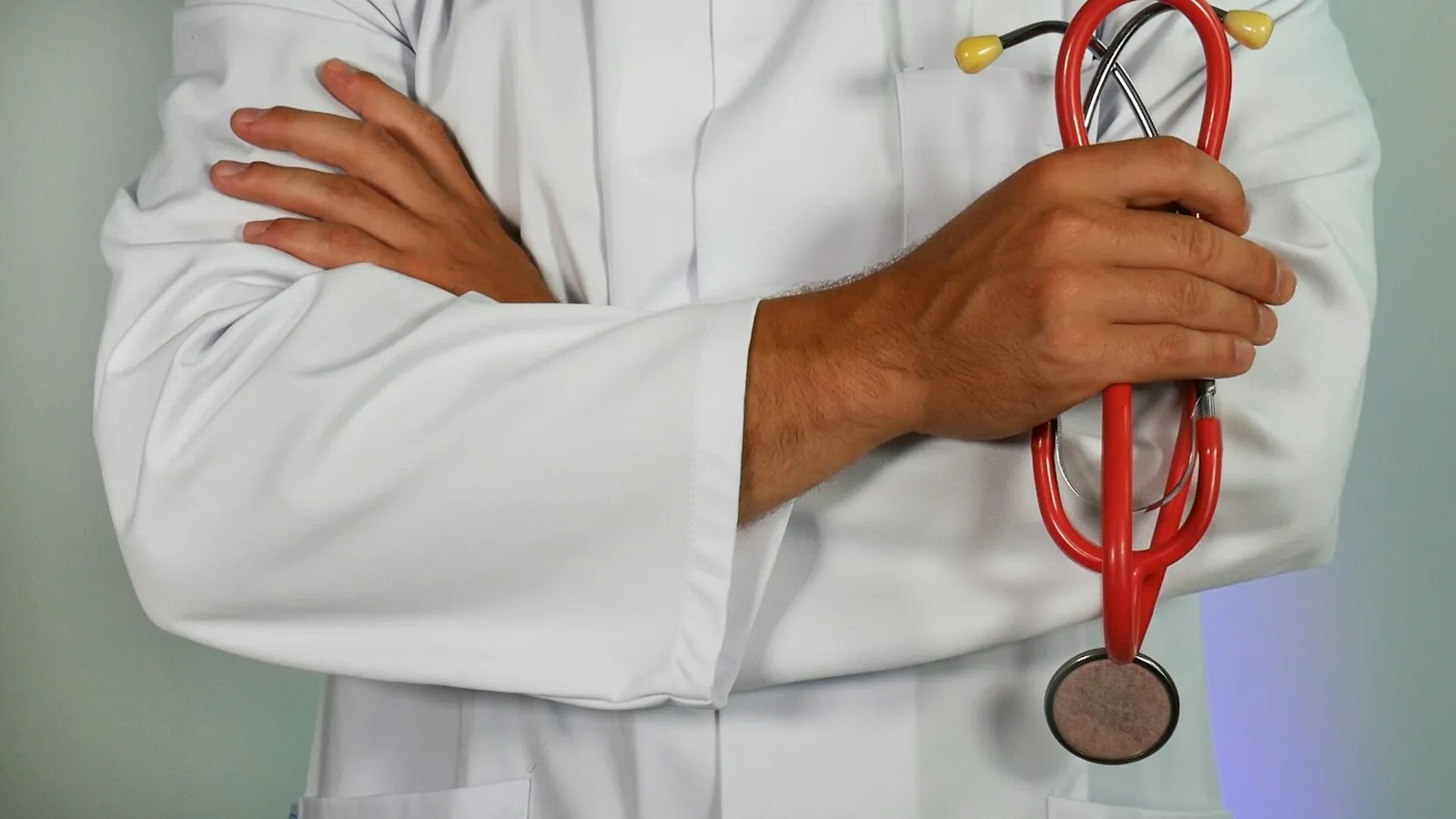 E-Bike Accident Lawyer in Bellerose – doctor with a stethoscope
