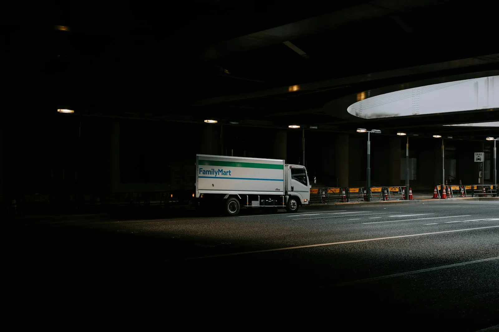 FedEx Truck Accident Lawyer in Bellerose: 10 Mistakes to Avoid