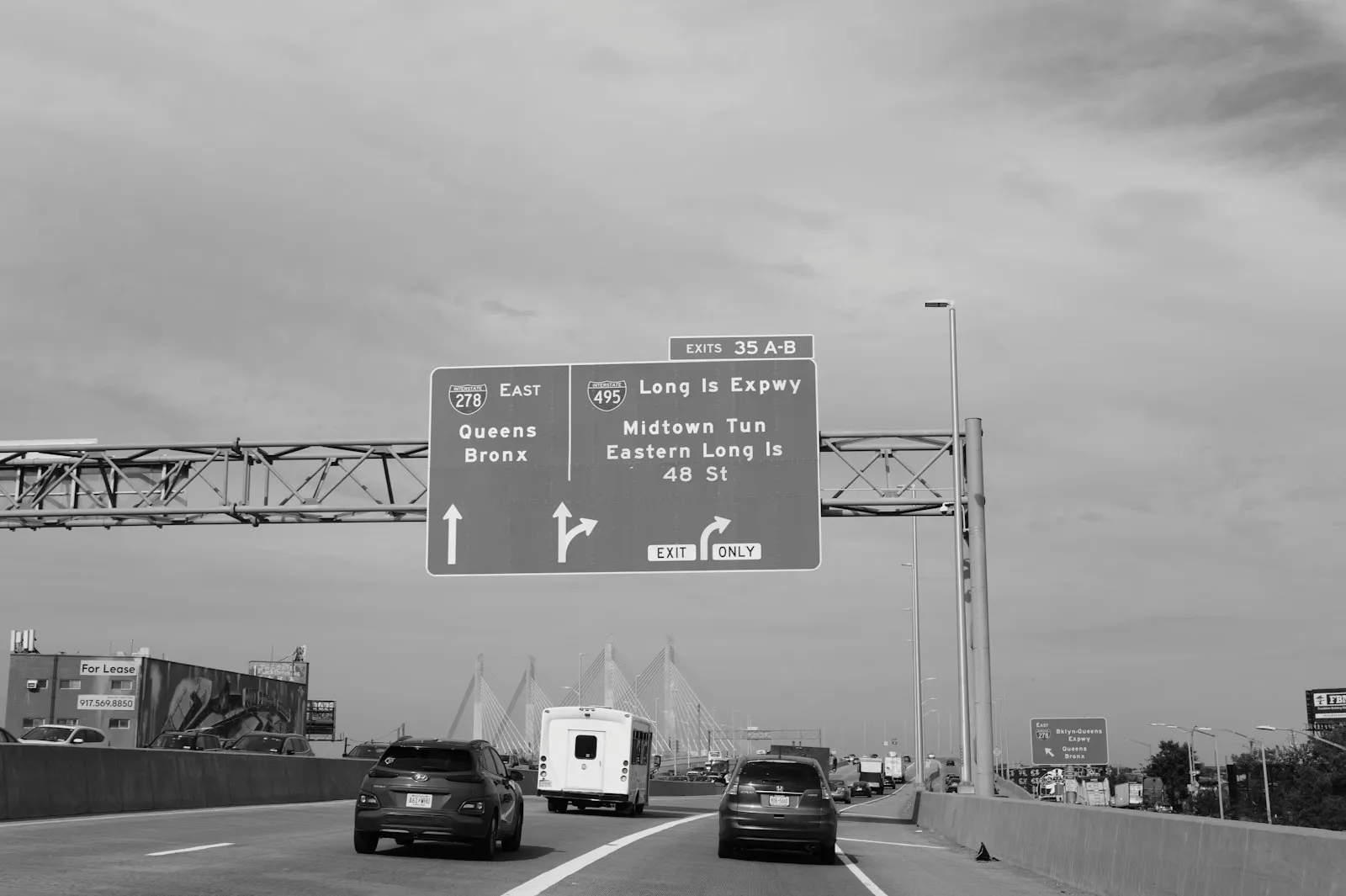 FedEx Truck Accident Lawyer in Bellerose – heavy traffic on a highway