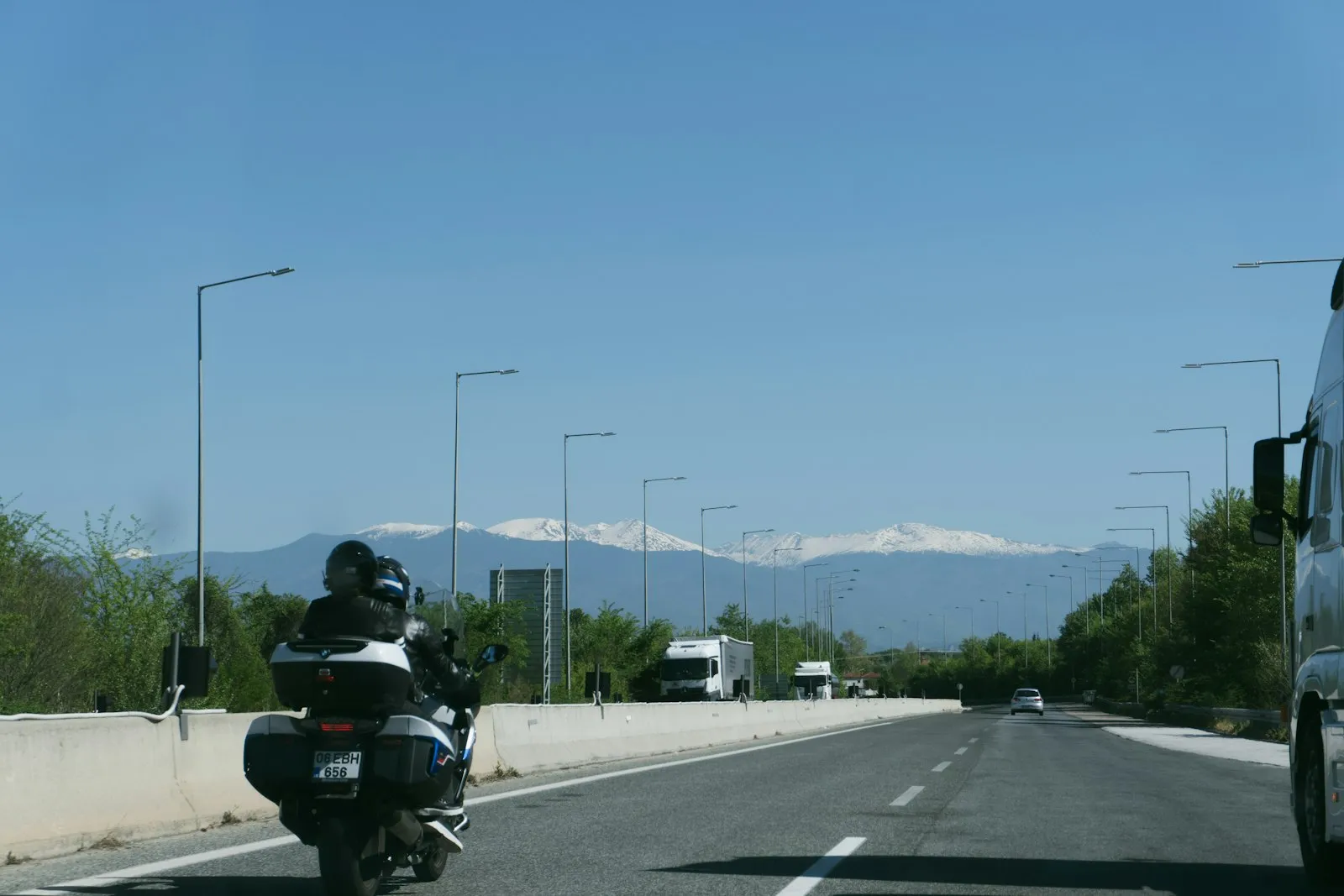 Motorcycle Accident Lawyer in Bellerose – motorcyclist riding down a highway