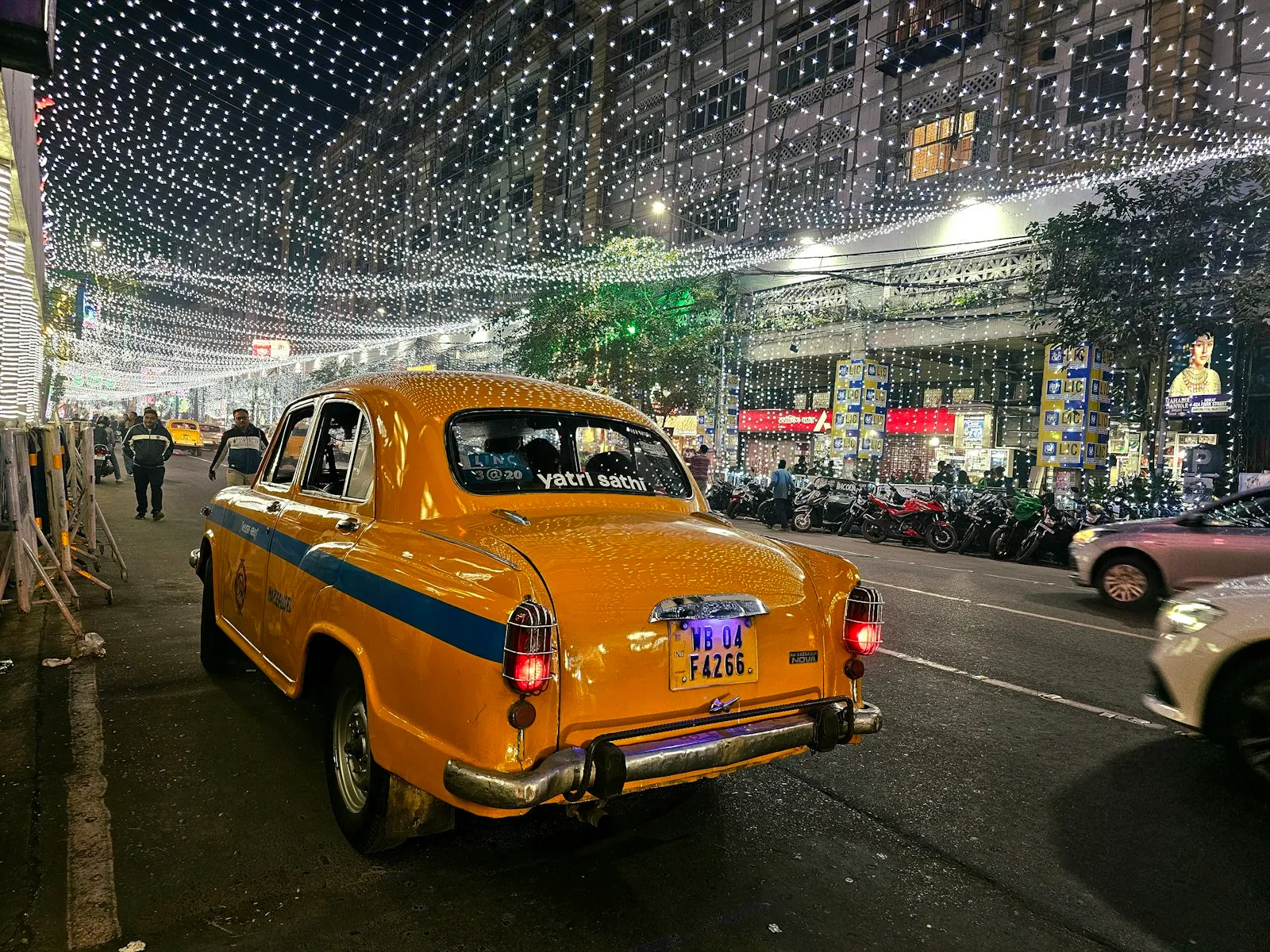 Yellow Cab Accident Lawyer in Bellerose – yellow taxi in city traffic