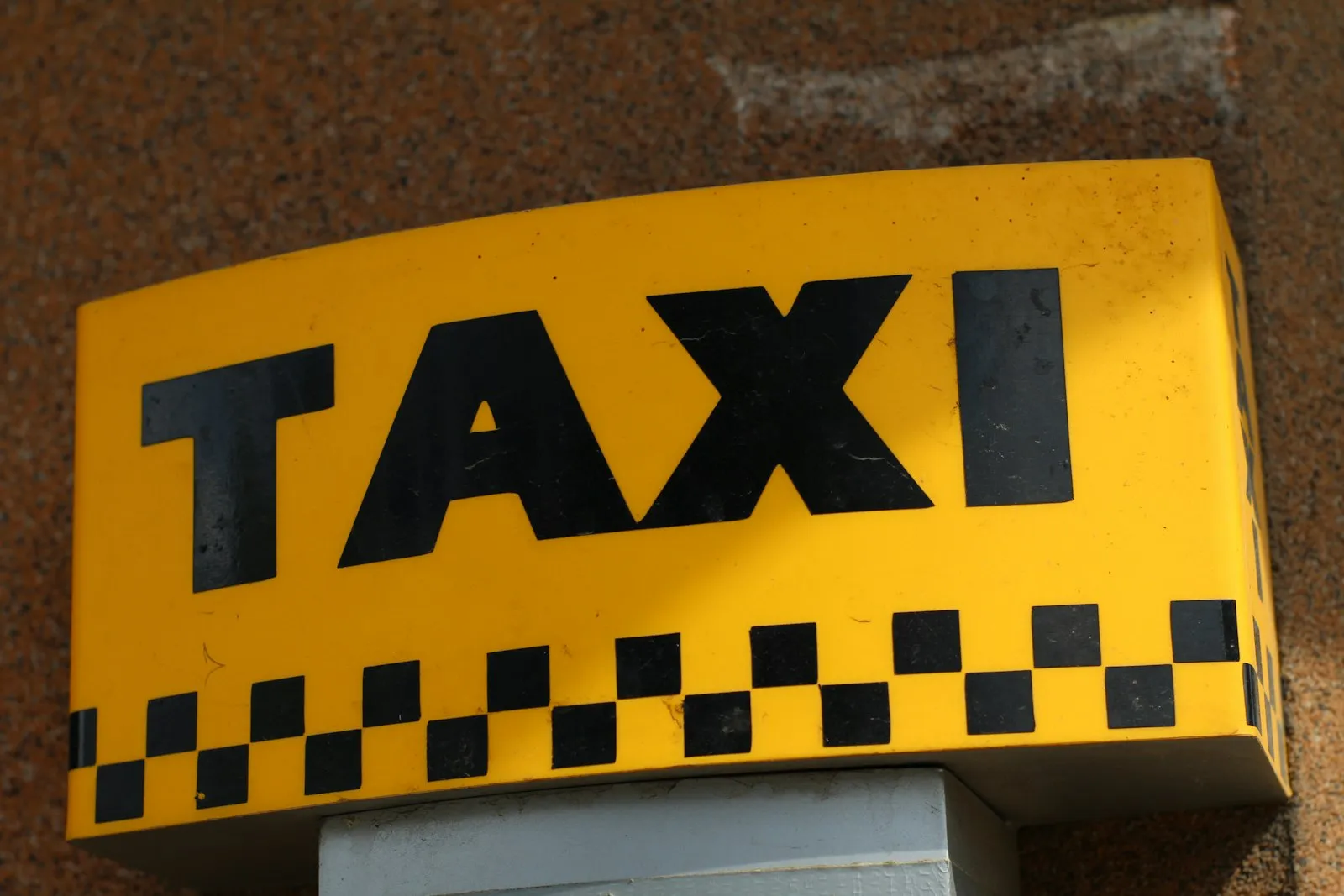 Yellow Cab Accident Lawyer in Bellerose – close-up of a taxi roof sign
